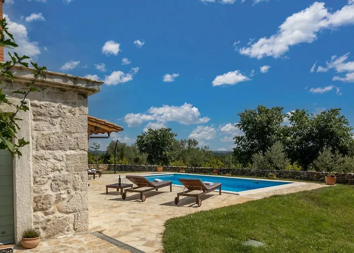 Nyaraló Jerolim Zára